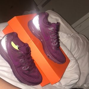 NIKE zoom all out low tennis shoes